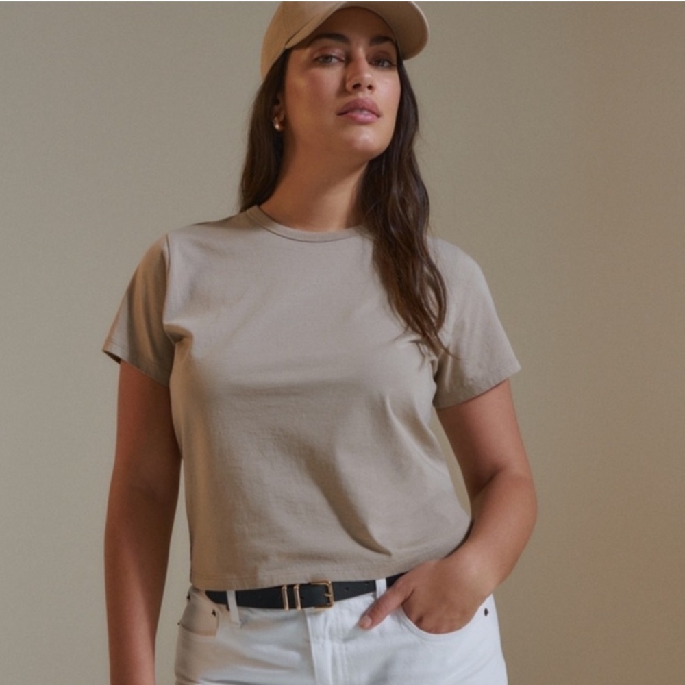 Abercrombie & Fitch Short Sleeve Crewneck Tee - Taupe XXS NWT